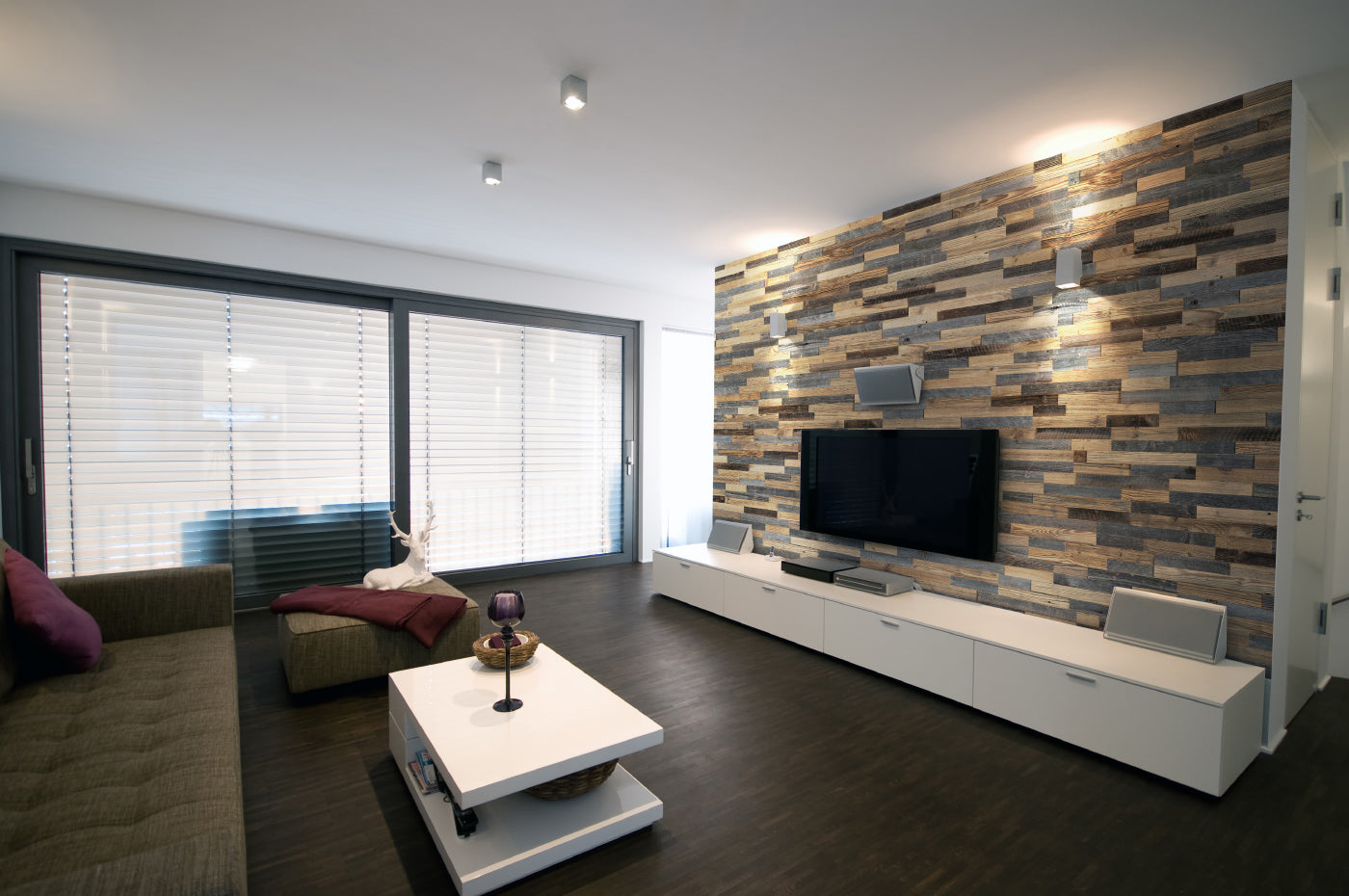 Kitzbühel XL reclaimed wood wall panels in a natural interior