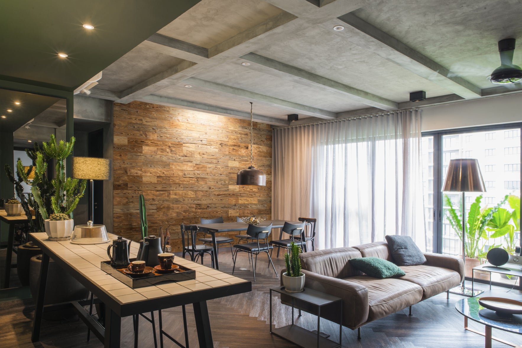 ALM L wood wall panels in authentic reclaimed timber